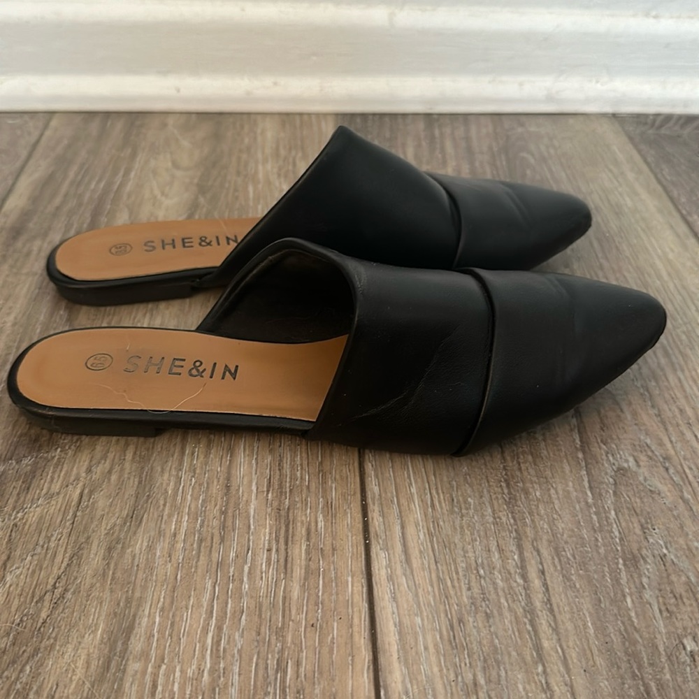 Size 6.5 SHEIN black leather flat pointed toe shoe